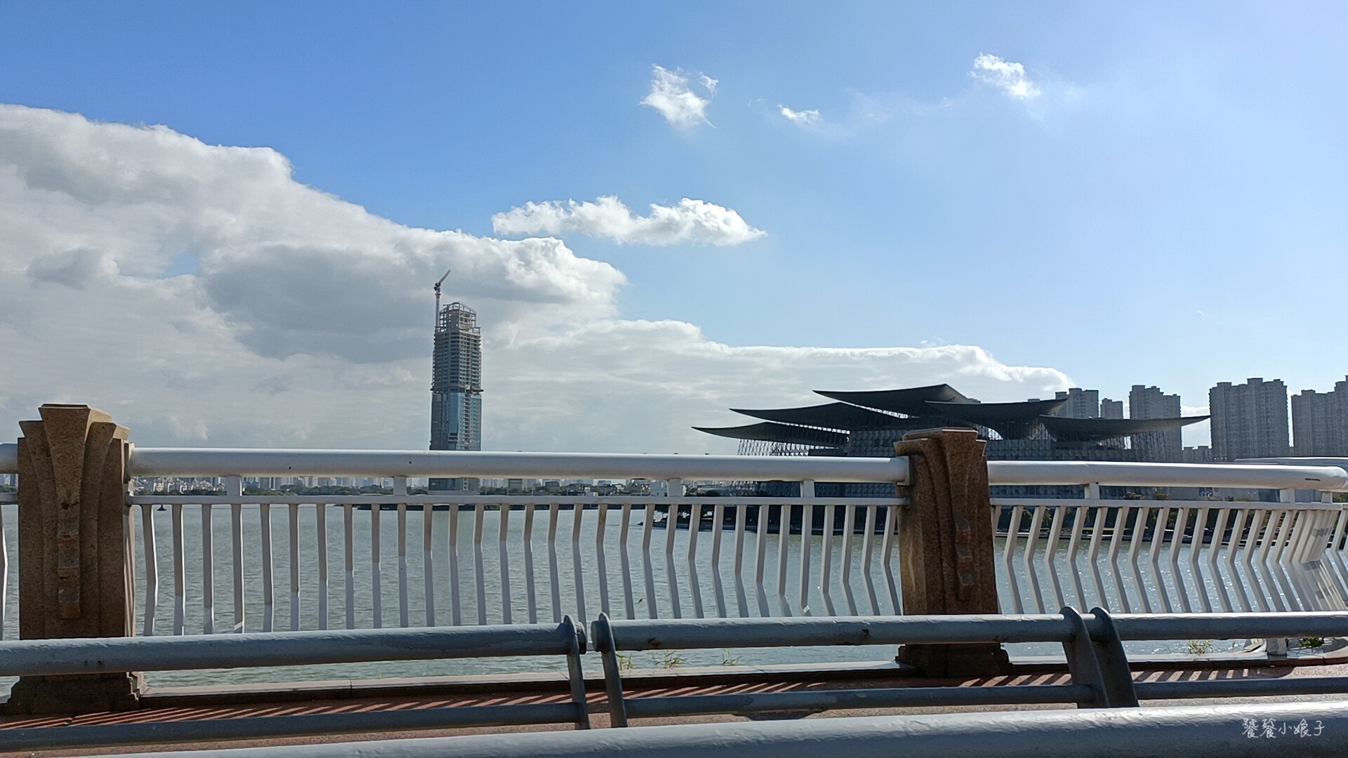 苏州的太湖与无锡太湖连吗,为什么苏州拥有那么大面积的太湖