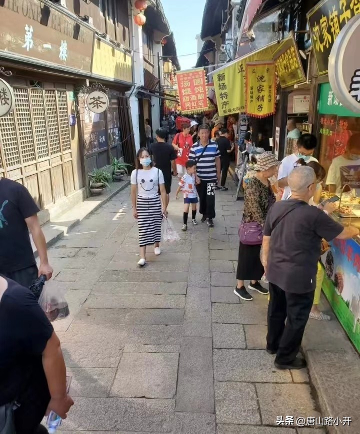 新场古镇老街,新场古镇和青溪老街哪个好玩