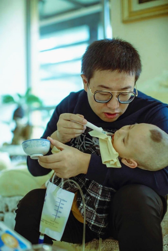 现实版我不是药神兄弟造药救母,我不是药神真人救儿子