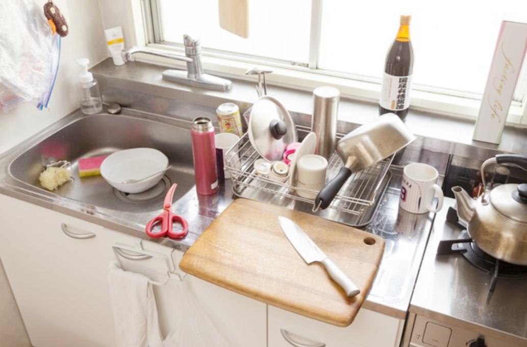 厨房柜子别再这样乱摆了,厨房空间不够有必要做抽屉吗