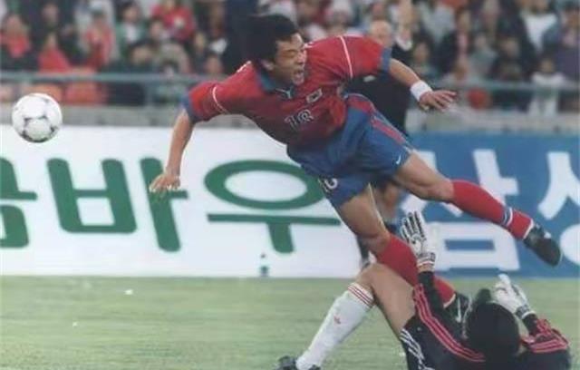 韩国主帅称踢国足很艰难,韩国主教练绝杀后生气