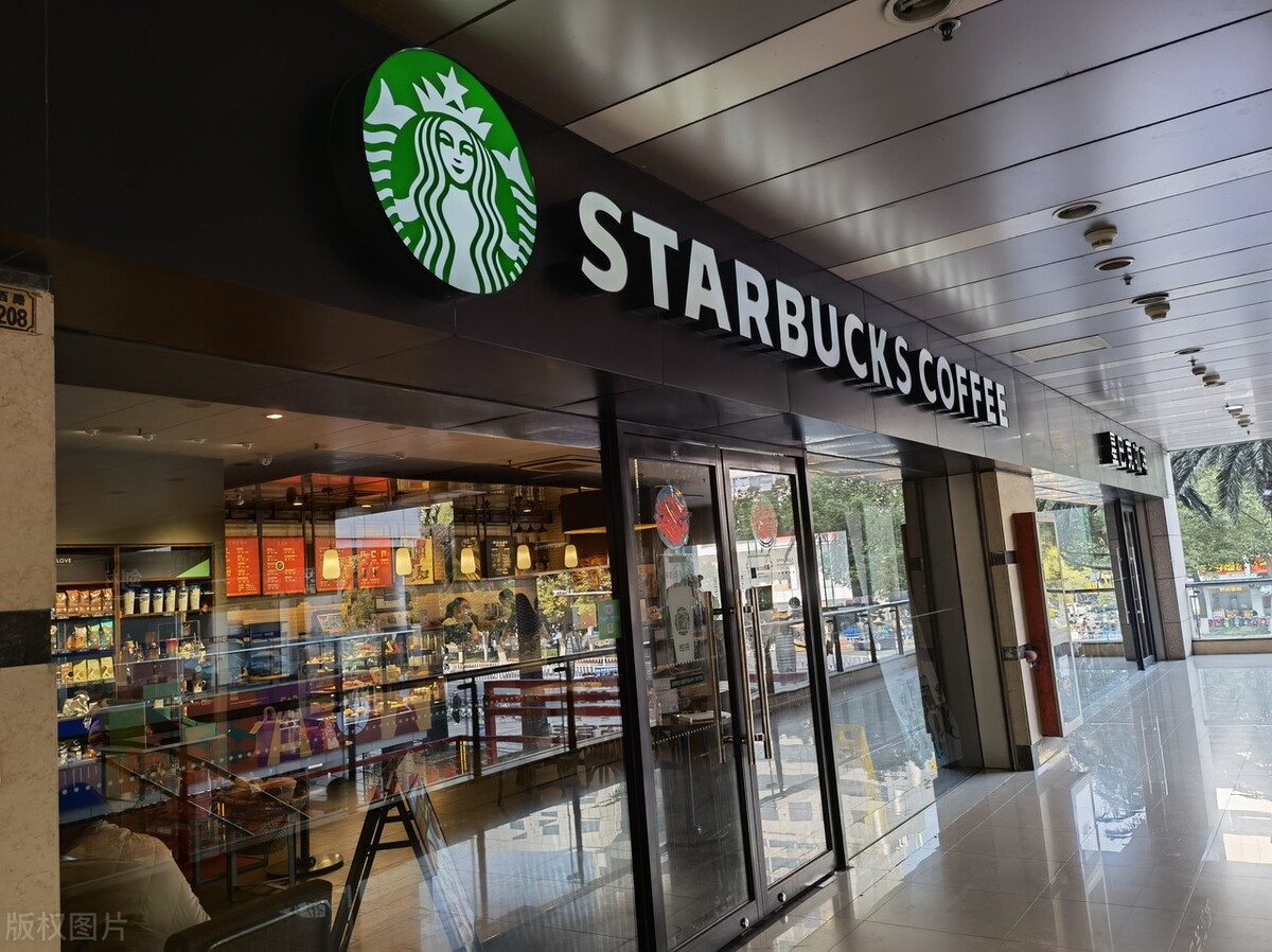 瑞幸创始人陆正耀和柳传志,瑞幸原董事长陆正耀创业3次转型