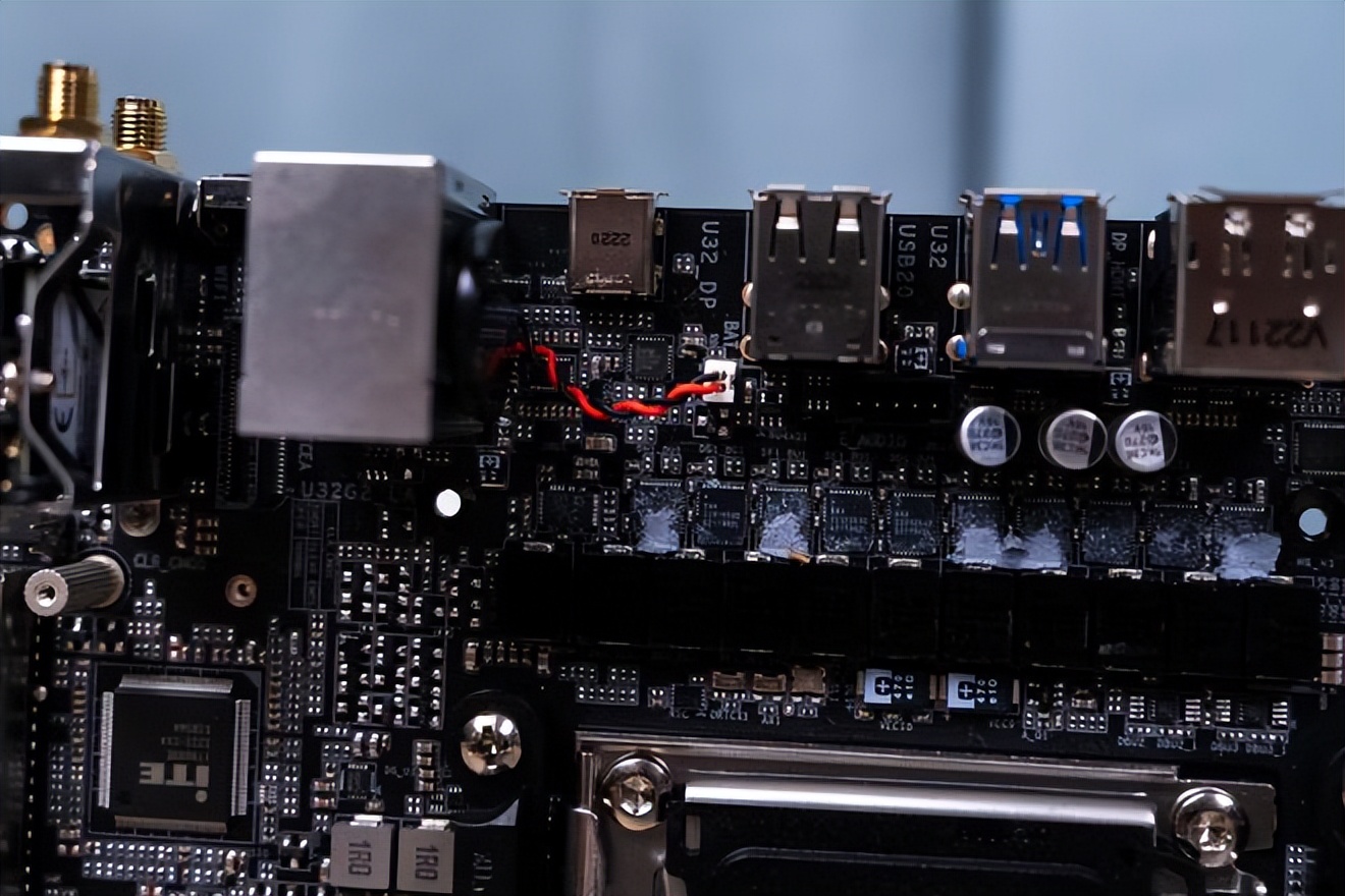 技嘉b550i主板拆解,技嘉b650iaorusultra主板图解