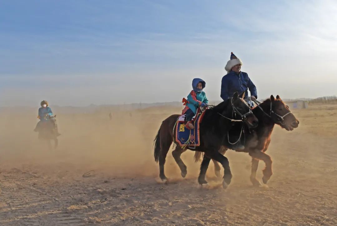 赛马场冰雪嘉年华,舞狮群狮表演比赛
