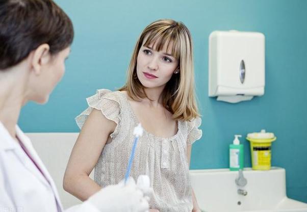 同房后，女性腹痛难忍？提醒：“运动”时要温柔点