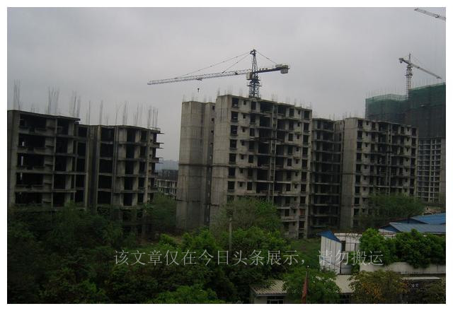 房子砸在谁手里才是软着陆,房子砸在普通人手里就是软着陆