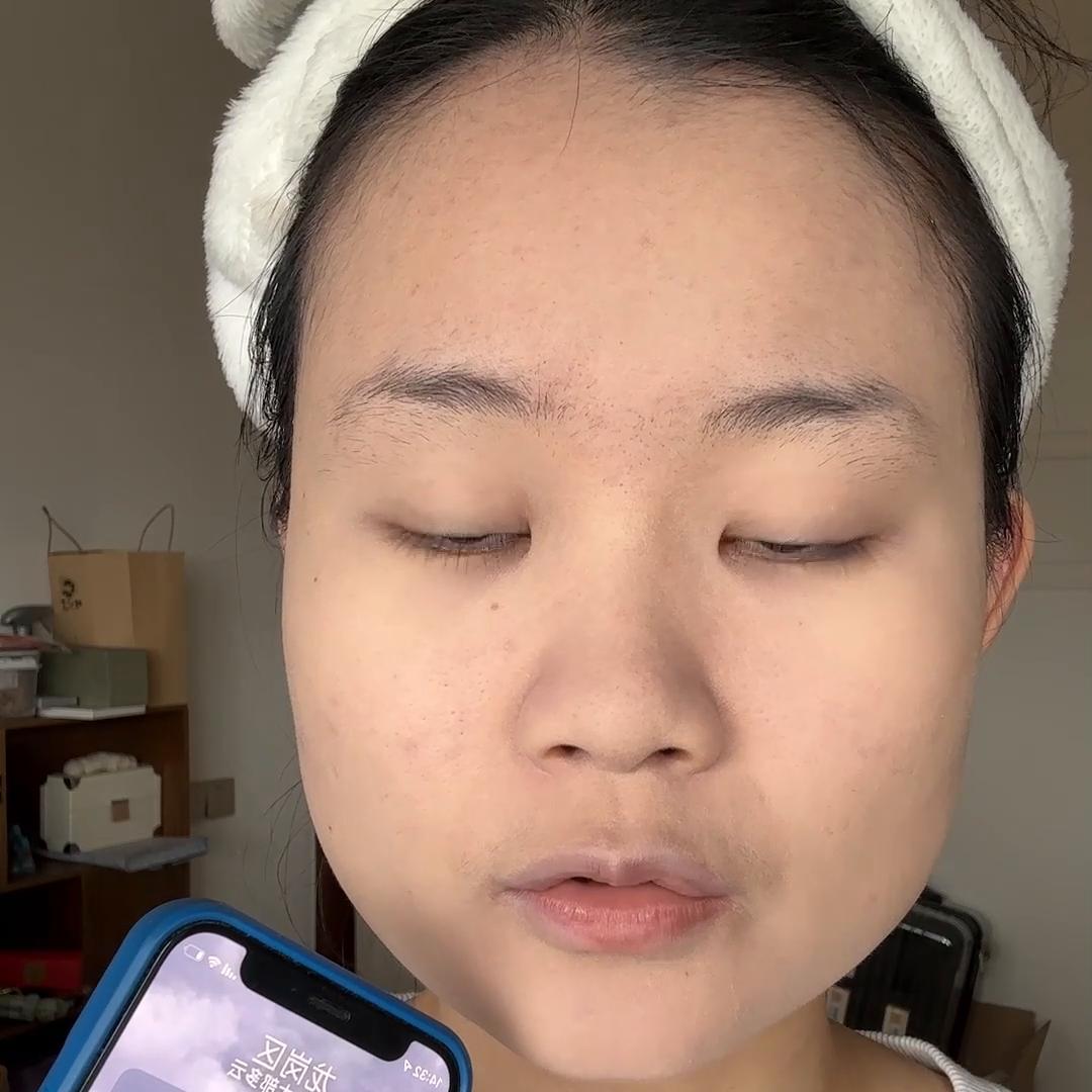 妆感比较薄的气垫测评,测评气垫清透不油腻