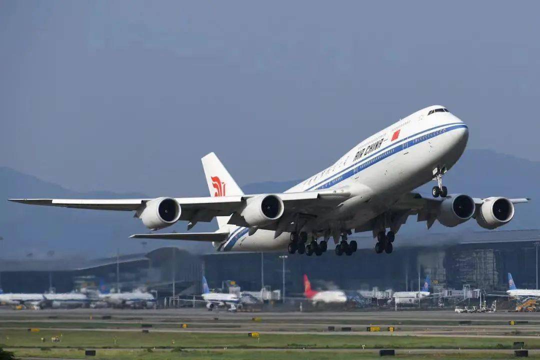 排队办签证出国,出国办证排队