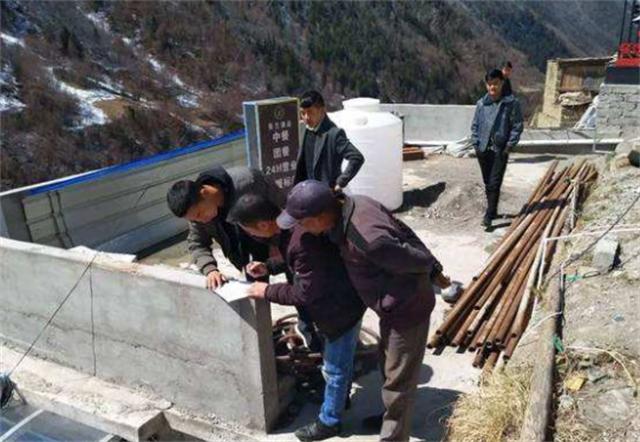 四川姑娘放弃高薪坚守大山,四川女孩嫁藏族小伙放弃百万年薪