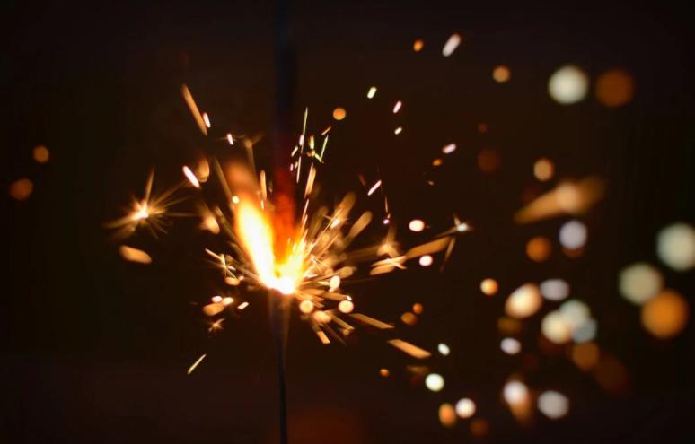 被烟花爆竹炸到手怎么办,被别人放的烟花炸伤怎么办