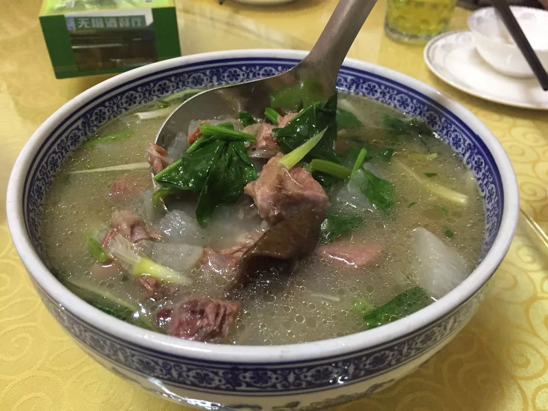 吃到嗓子眼的牛肉面,吃到嗓子眼的榴莲自助