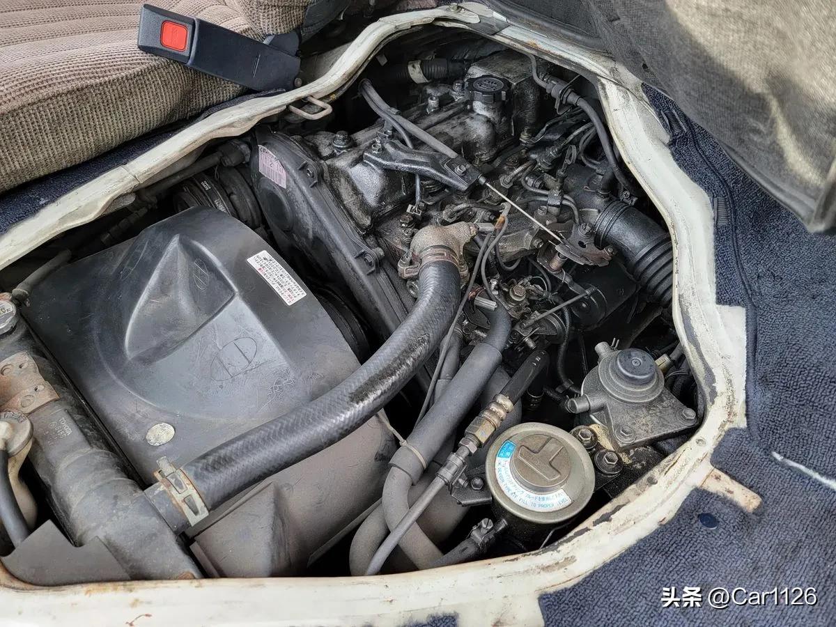 1988丰田HiAceCamper4x4