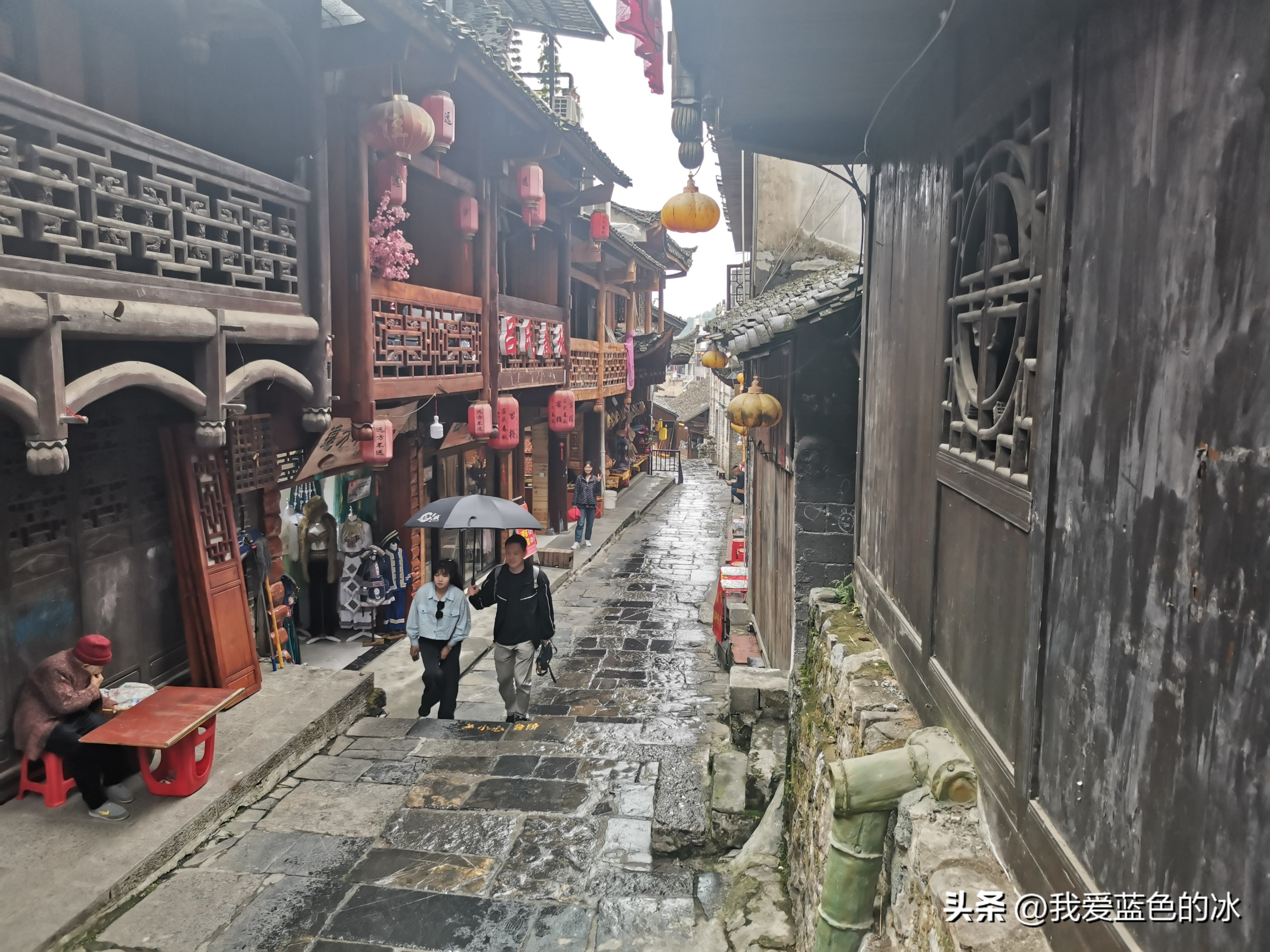 刘晓庆特色米豆腐,漫步在这个不起眼的小镇完整版