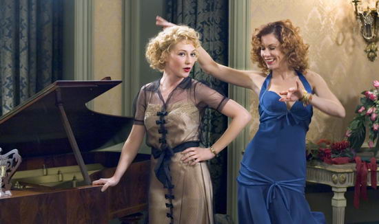 《*皮书黑**》中关于战争和道德的探究有着怎样的哲学意义？