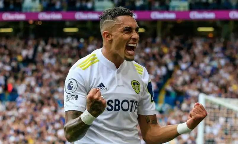 巴萨6年1亿欧元锁定未来领袖,恭喜皇马8000万球星自荐加盟