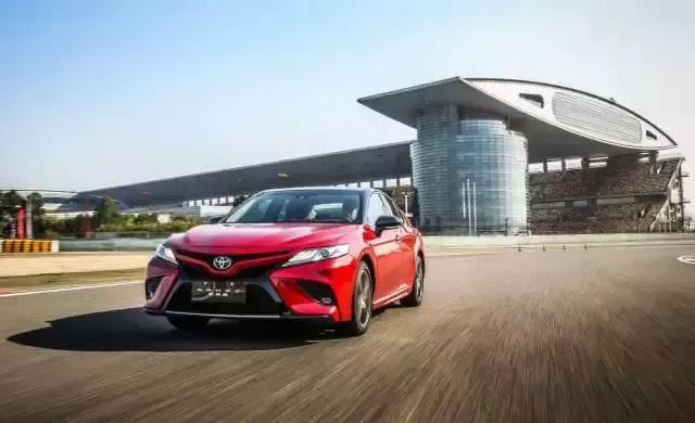 广汽丰田第八代凯美瑞,基于全新TNGA架构打造,颠覆者,缔造者