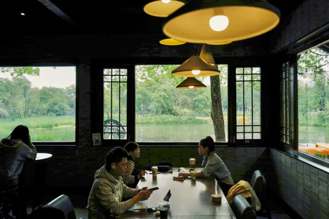 春天的潺潺溪水,春天的顶流