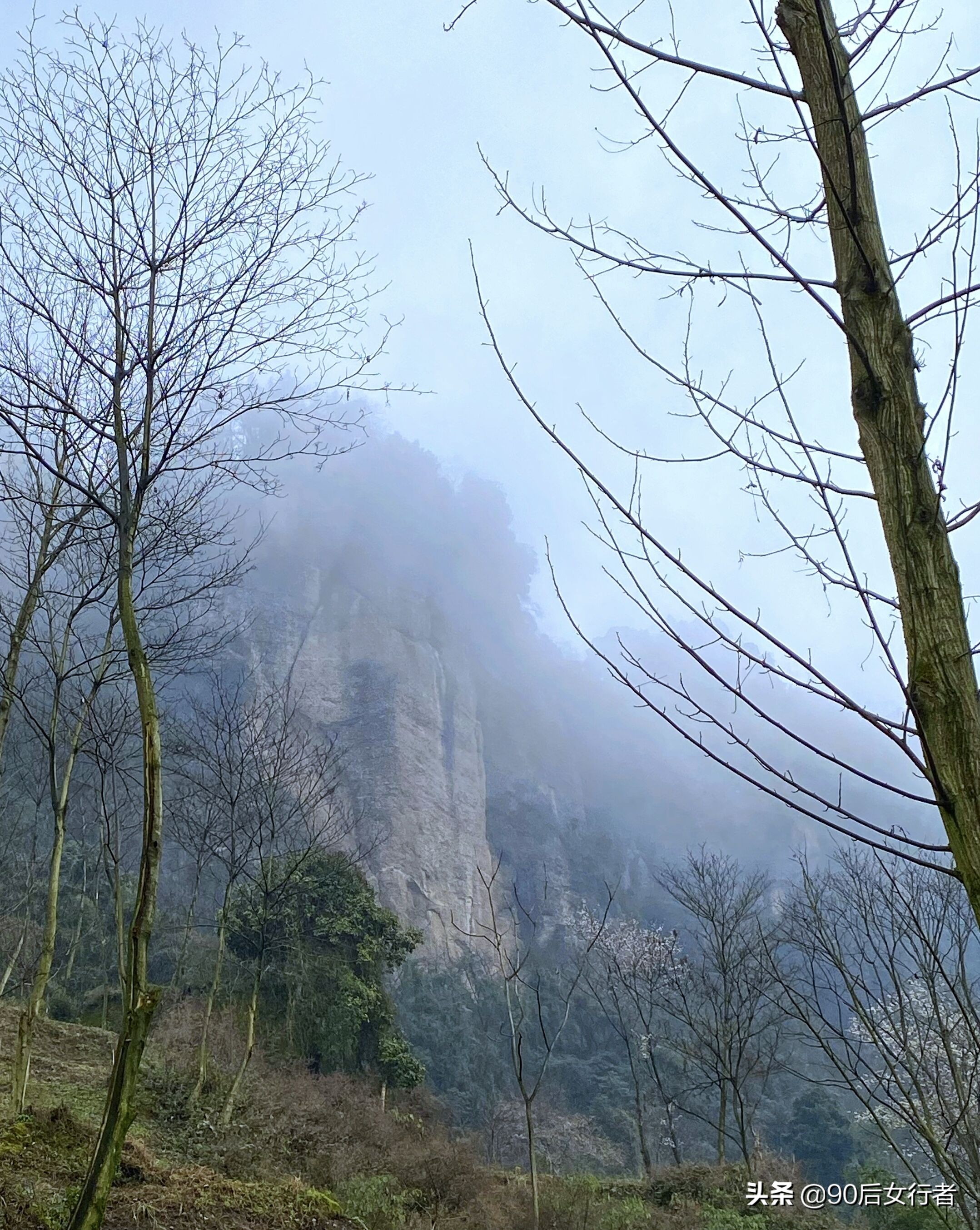 下雨天去拜访师傅合适吗,雨天去青城山