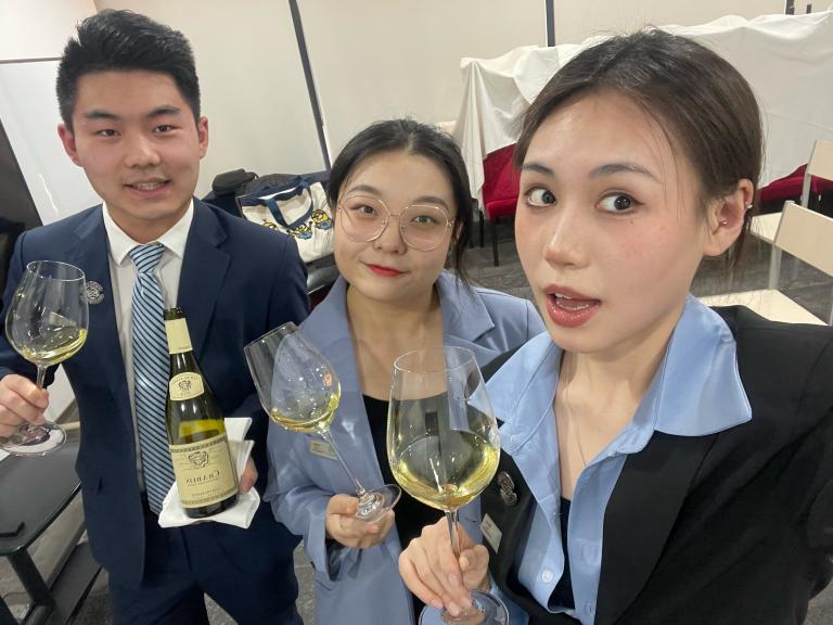 十强队伍专访｜中瑞酒店管理学院『黄金李』风雨虽寒，青春无惧！