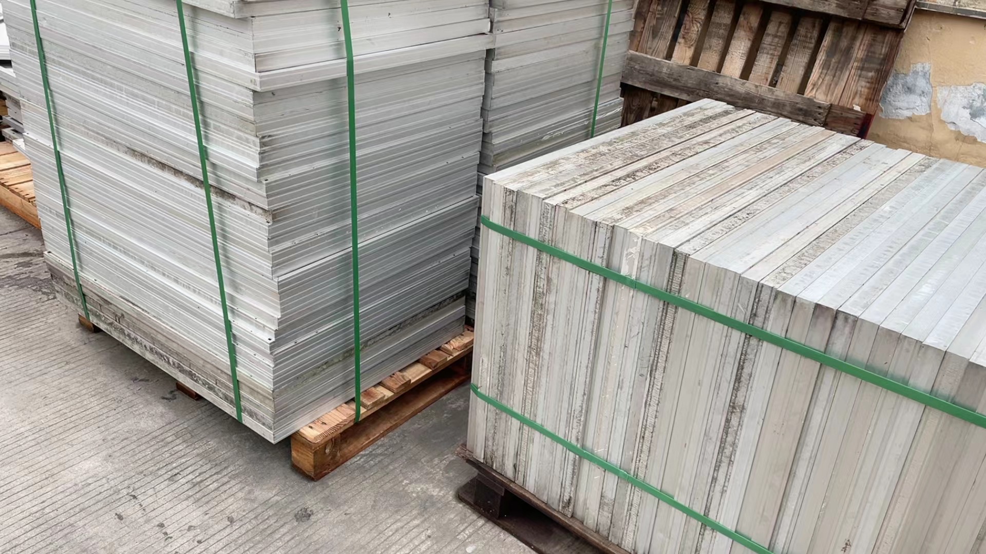 四川旧光伏板回收平台,四川光伏板上门回收