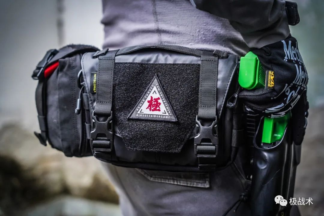 泰酷辣！机能与战术的结合，奈特科尔-SLB05机能通勤挎包丨评测