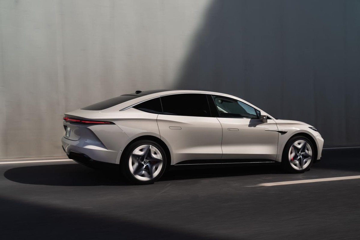 电动轿车市场猛将:飞凡F7正式上市,豪华科技与舒适性并存