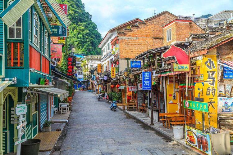 阳朔西街风情图片大全,阳朔西街拍异域公主写真小孩