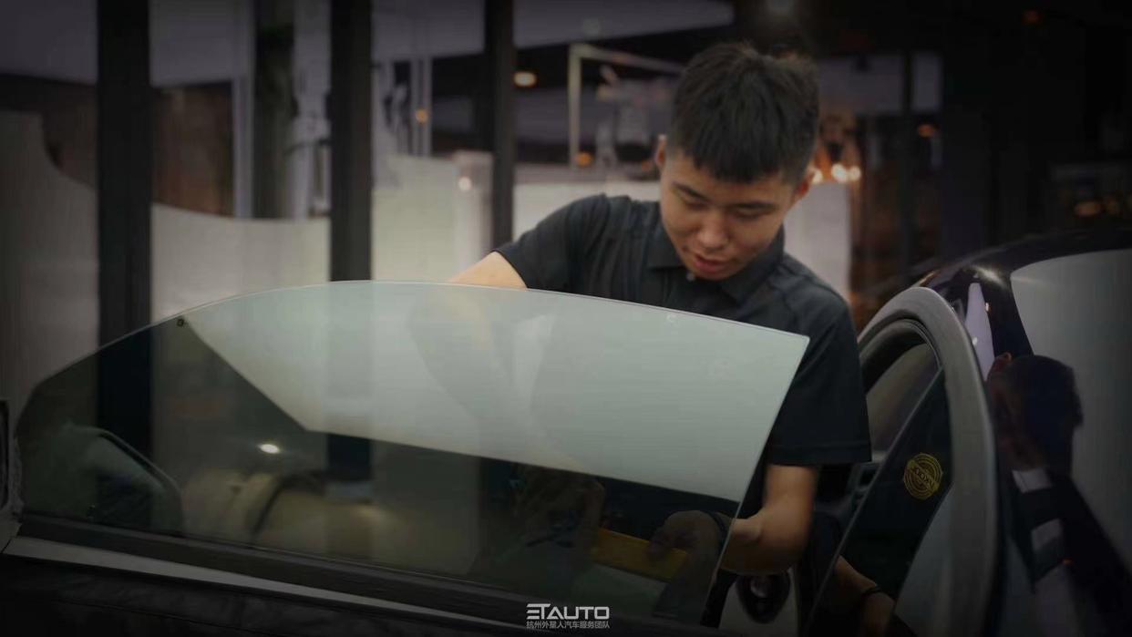 贴了车窗膜为什么不能开窗,车窗刚贴膜不小心开一次窗