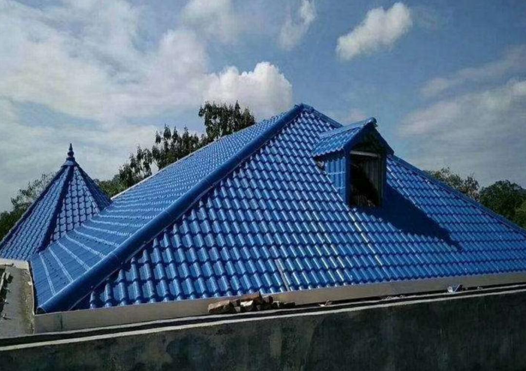 自建房房顶琉璃瓦利弊,树脂瓦红顶白底好用