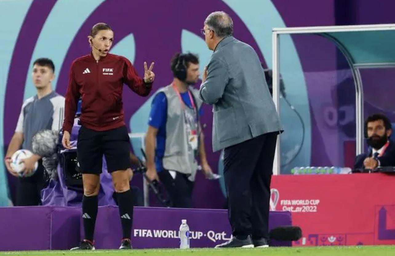 2022世界杯最美女裁判,世界杯女裁判风采视频