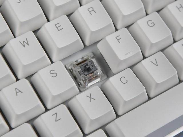 机械键盘cherry轴和非cherry轴,机械键盘哪个轴适合打字和打游戏