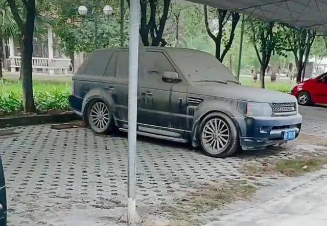 北京有块豪车“坟场”，百万豪车遍地都是，走近一看没人敢开
