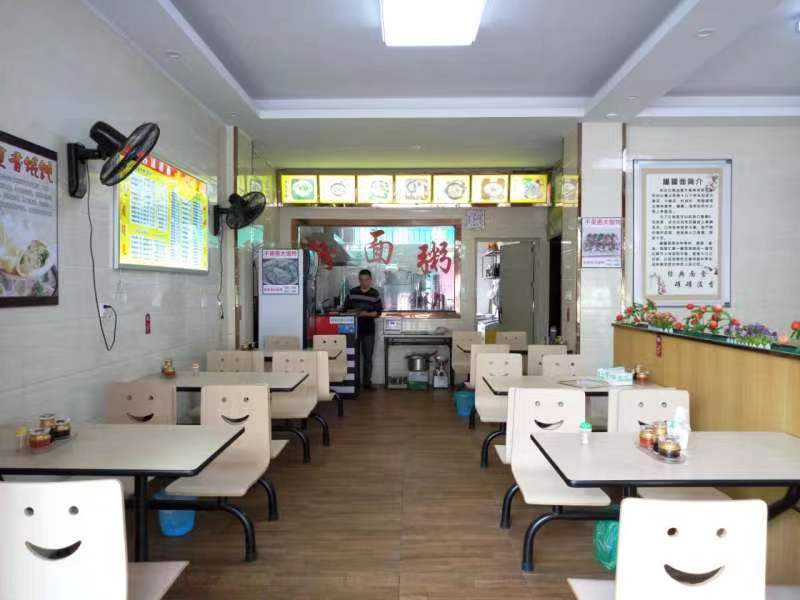 我,90后女孩,在深圳给特殊老人洗澡,可年收入36万,就是有点累