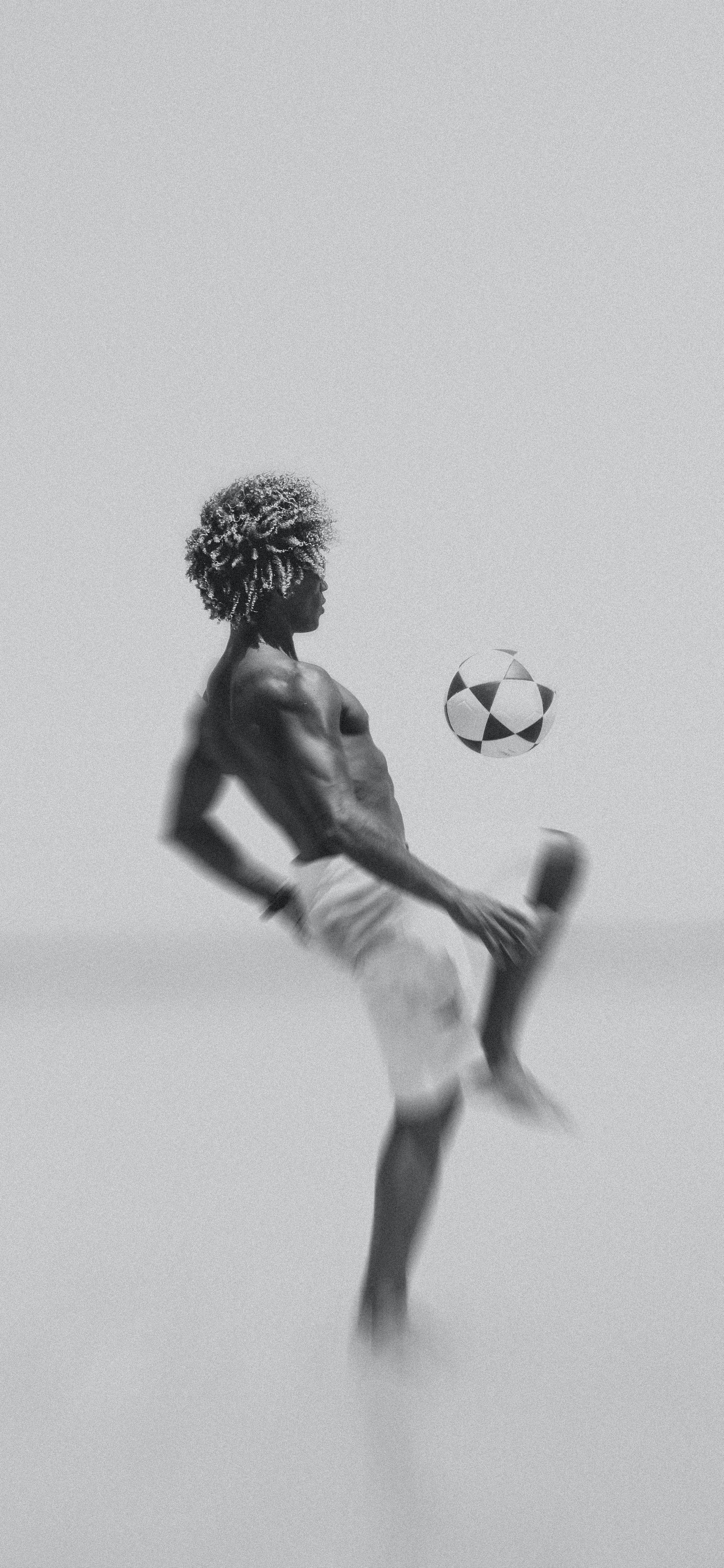 iphone13足球壁纸全面屏,苹果13pro足球壁纸