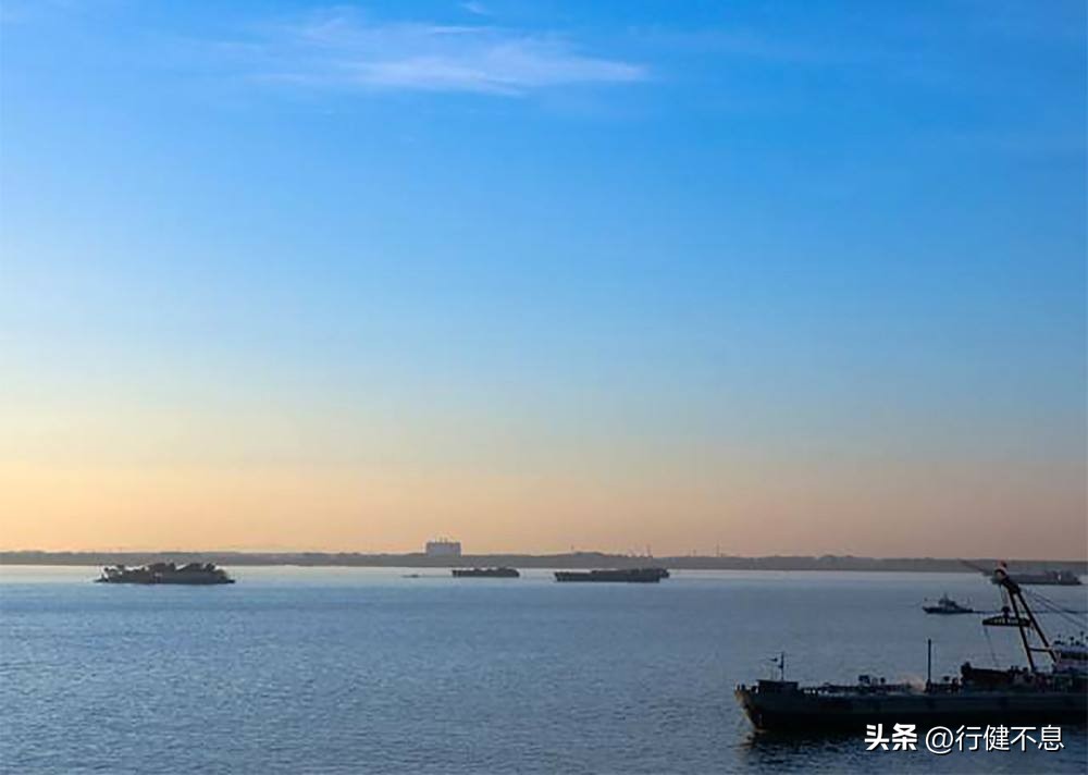 解析人生如梦一樽还酹江月,念奴娇赤壁怀古朗诵一樽还酹江月