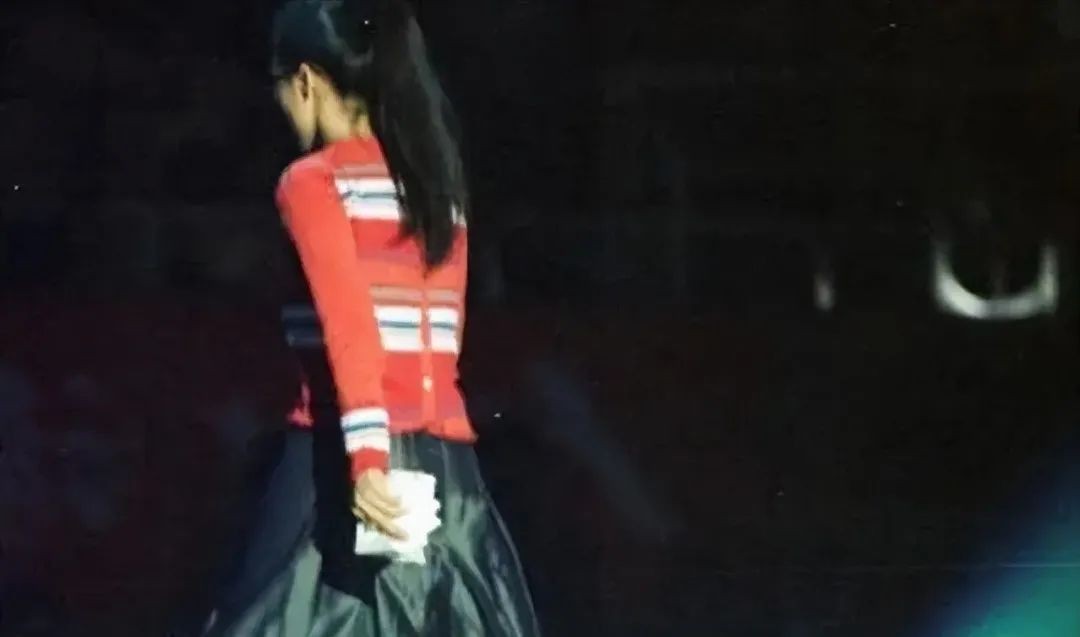 放弃国籍却回国捞金的八位明星,年轻出国享受晚年回国养老的明星