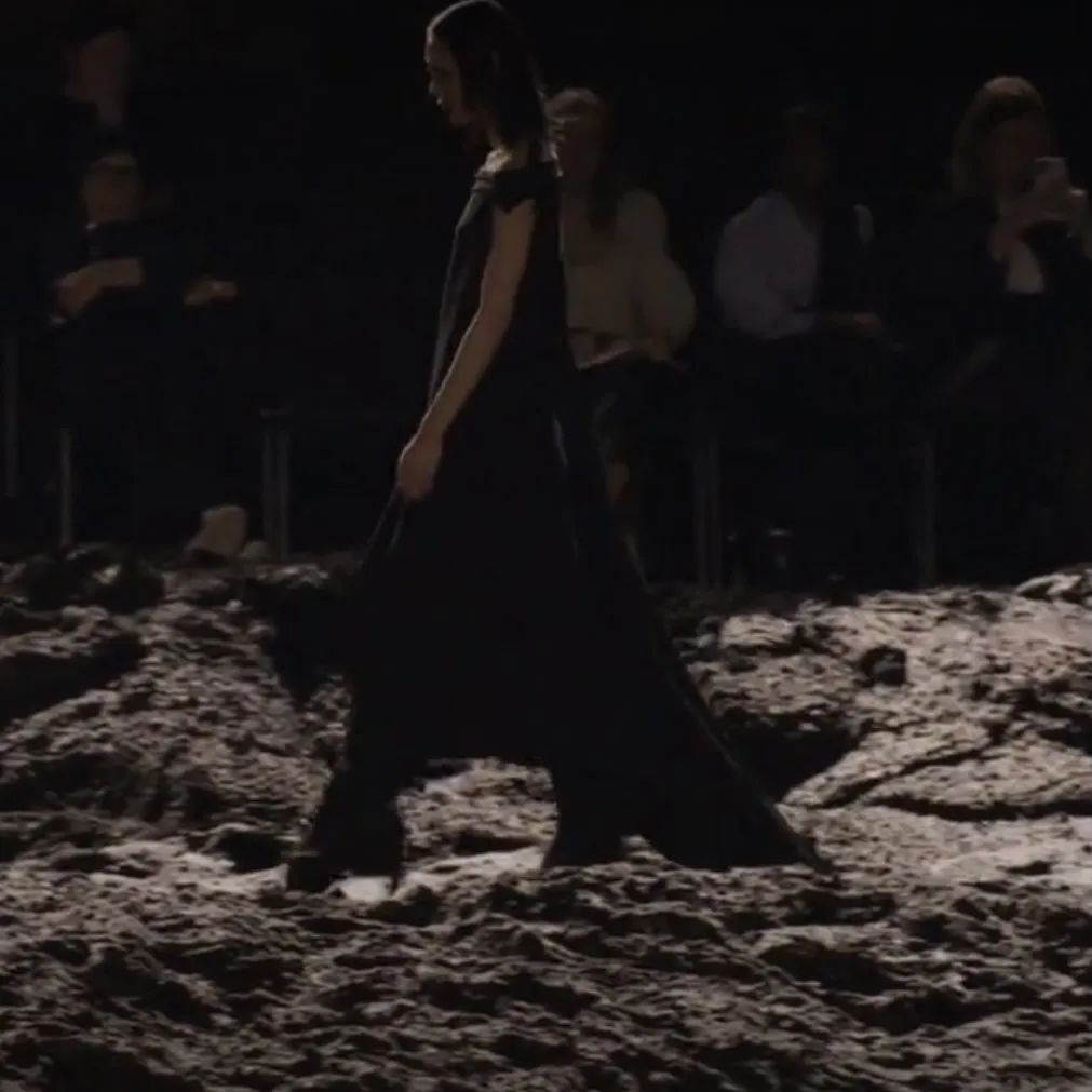 balenciaga泥土秀,balenciaga秀