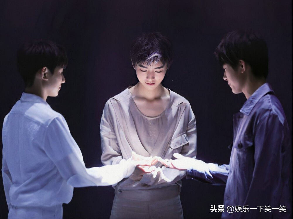 王源十八岁生日王俊凯和易烊千玺,王源王俊凯易烊千玺歌曲宠爱