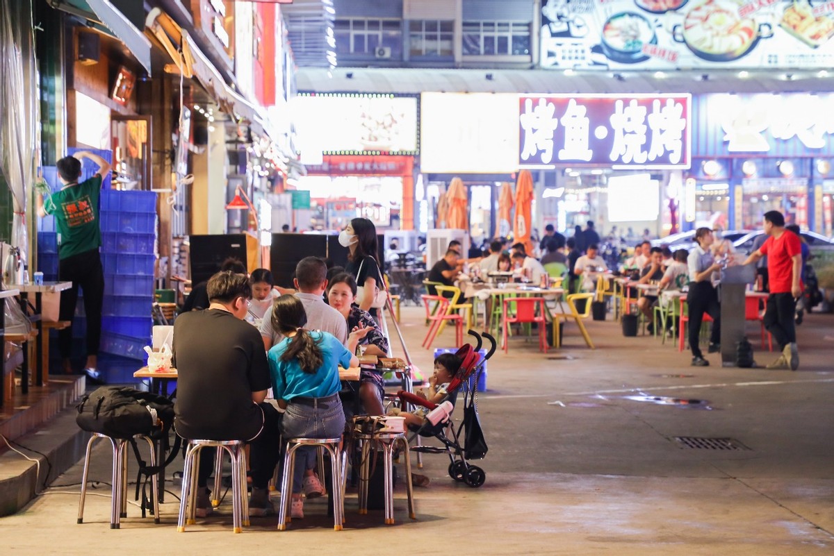 广州夜间营业餐饮店铺超15万家餐饮供应链助猪杂粥“席卷”珠三角