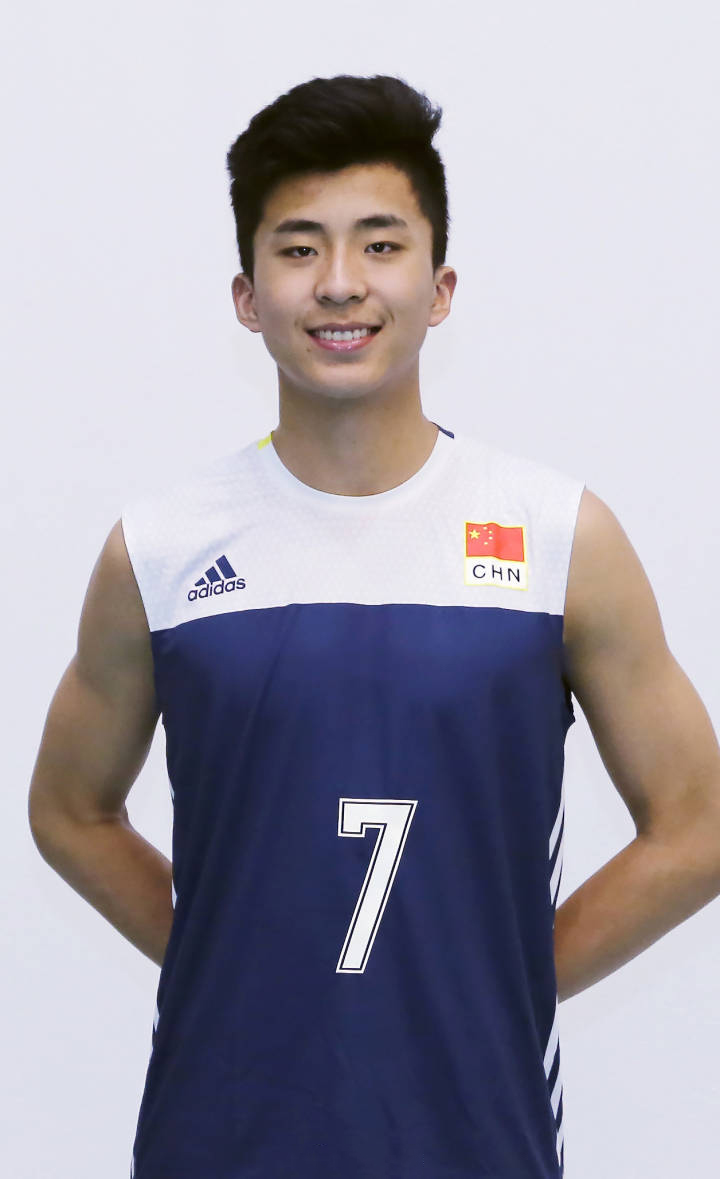 中国男排张景胤战胜巴西,中国男排2-1逆转巴西