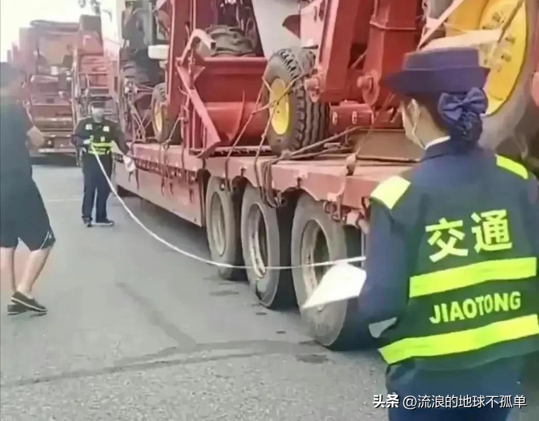 (看南阳收割机滞留高速公路想到的寓言故事)——《郑人买履》