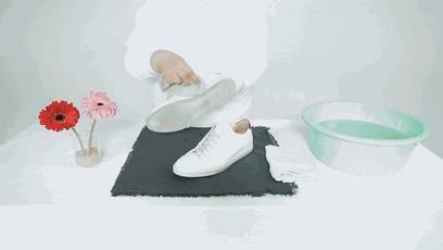 小白鞋有点大有什么小妙招,小白鞋怎么变小黑鞋