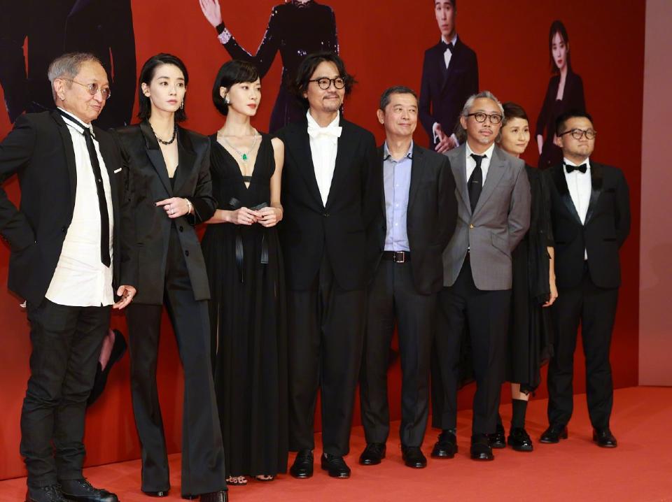 金像奖红毯秀,第40届香港电影金像奖红毯周秀娜