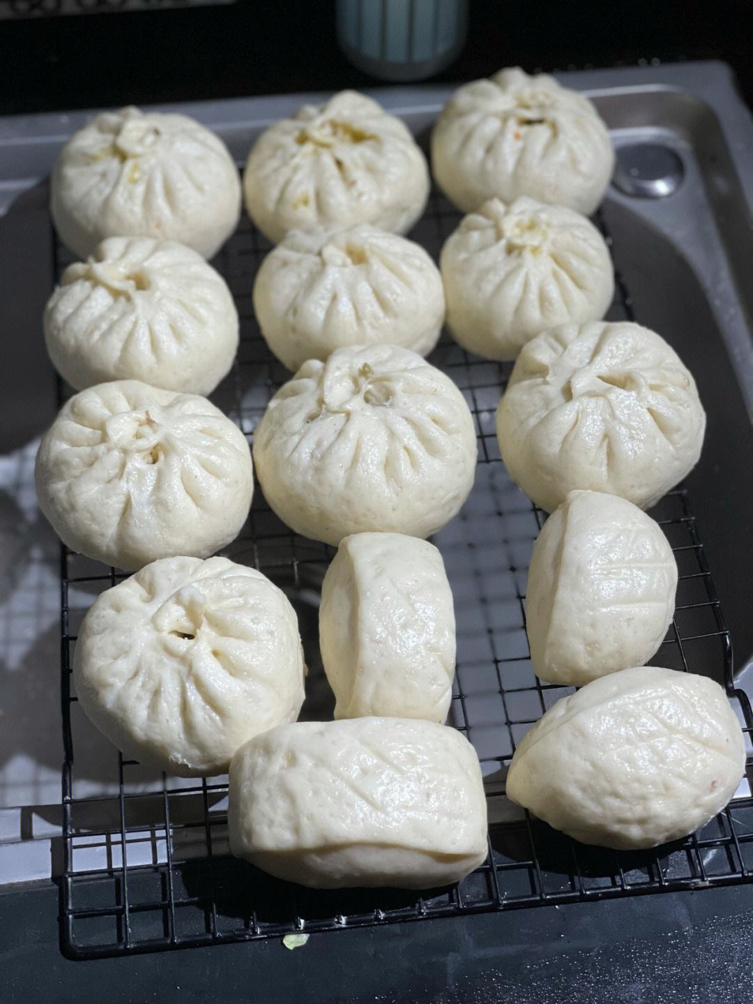 蒸包子提前发面是大错！教你一招，又白又松软不塌陷，一次成功