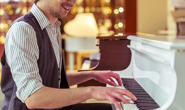 在众人面前弹钢琴,弹钢琴的一些方法和技巧