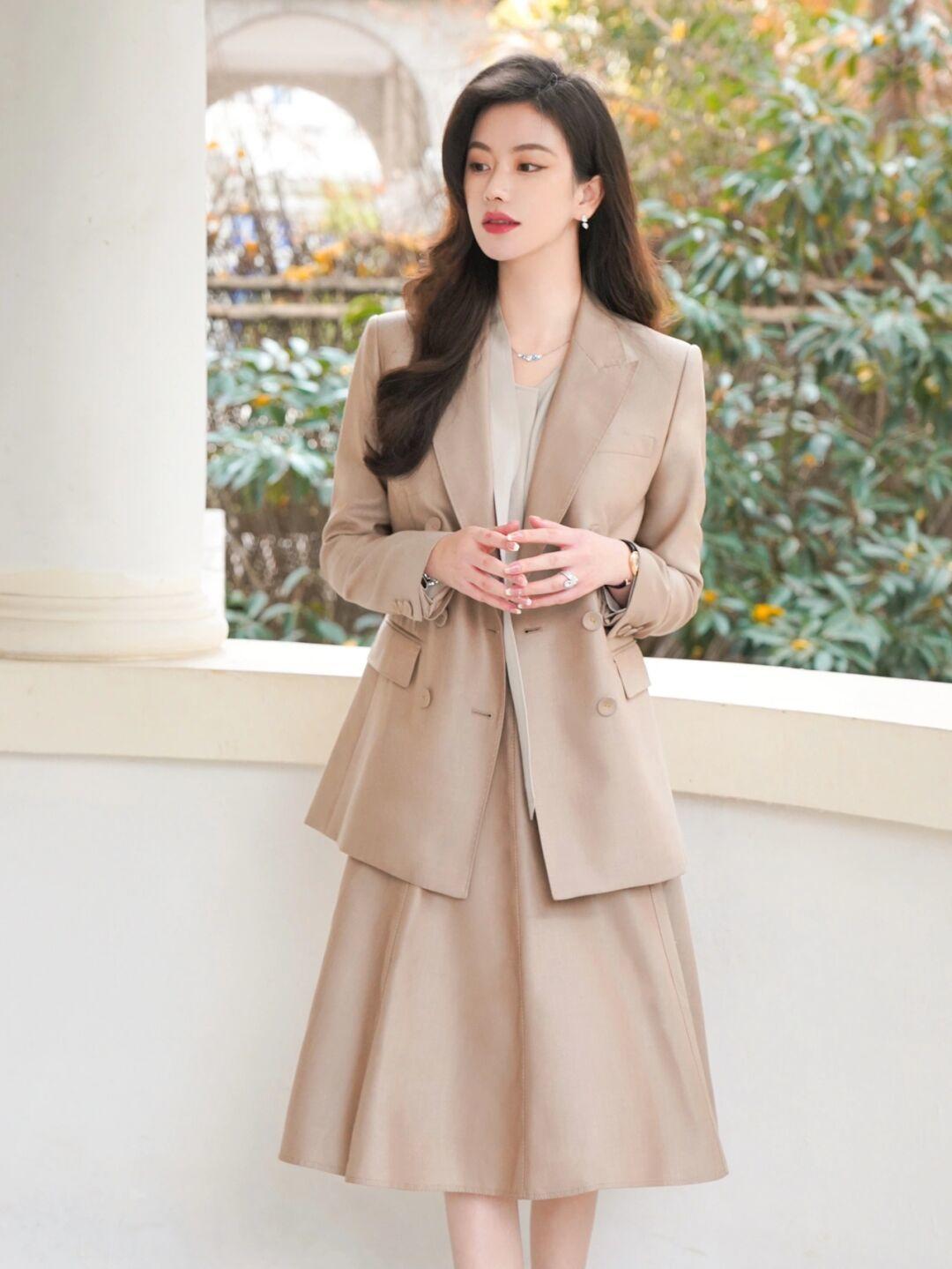 上班时西装怎么搭配穿出高级感,干练利落的西装穿搭