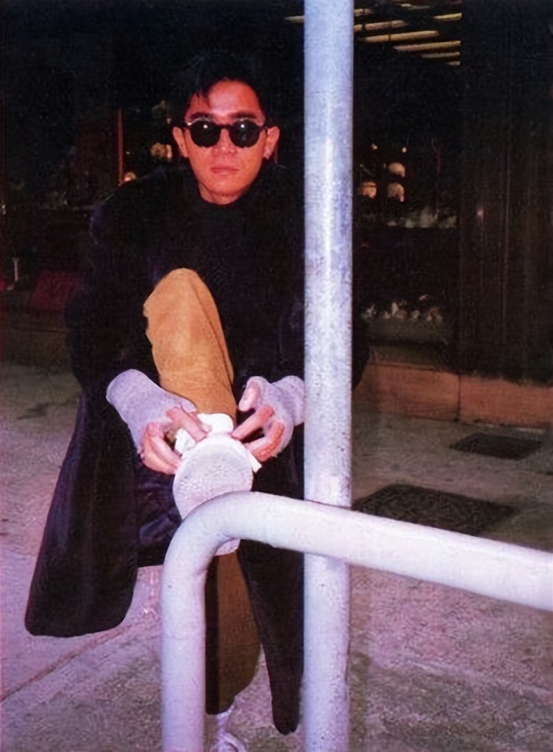 陈百强身材和穿衣风格,陈百强的穿着打扮