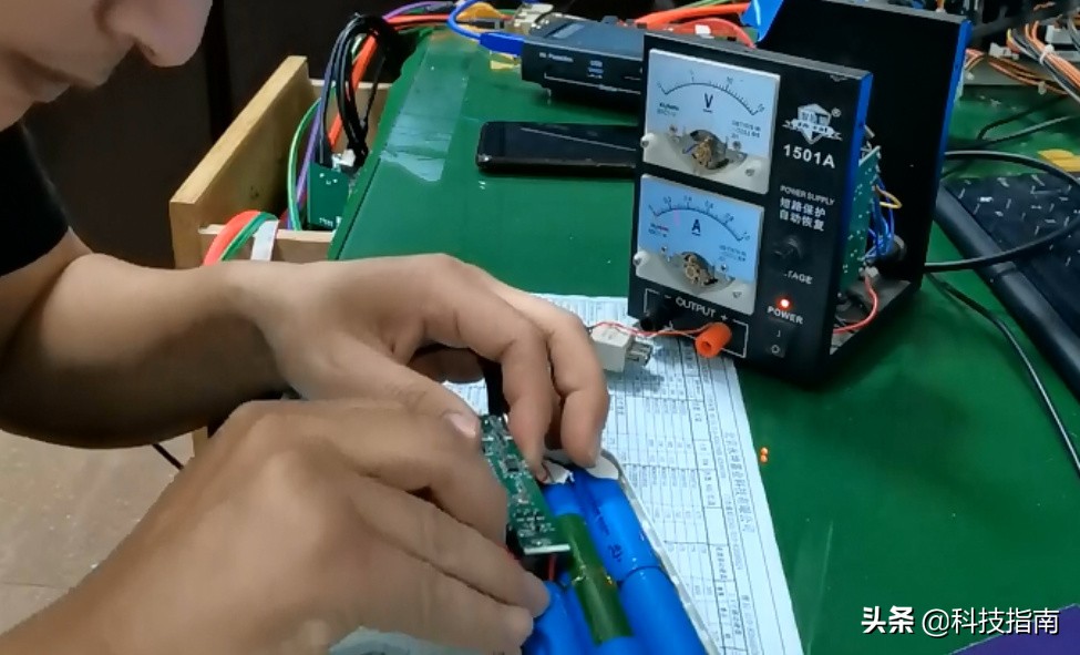 充电宝长期不用充不上电了,充电宝两年没用充不进电只能扔吗