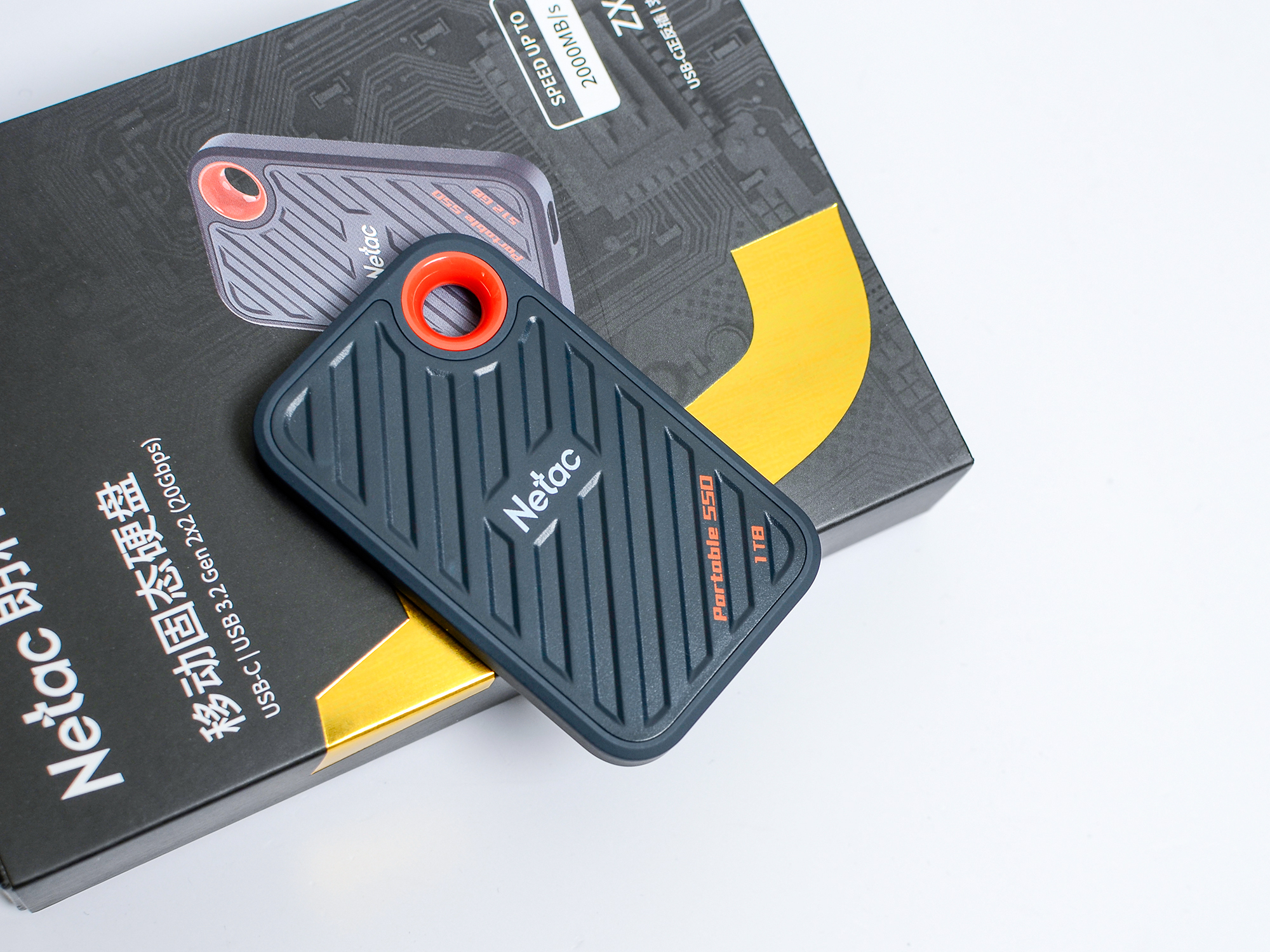 朗科zslim移动固态硬盘怎么样,朗科zx20对比台电p20移动硬盘