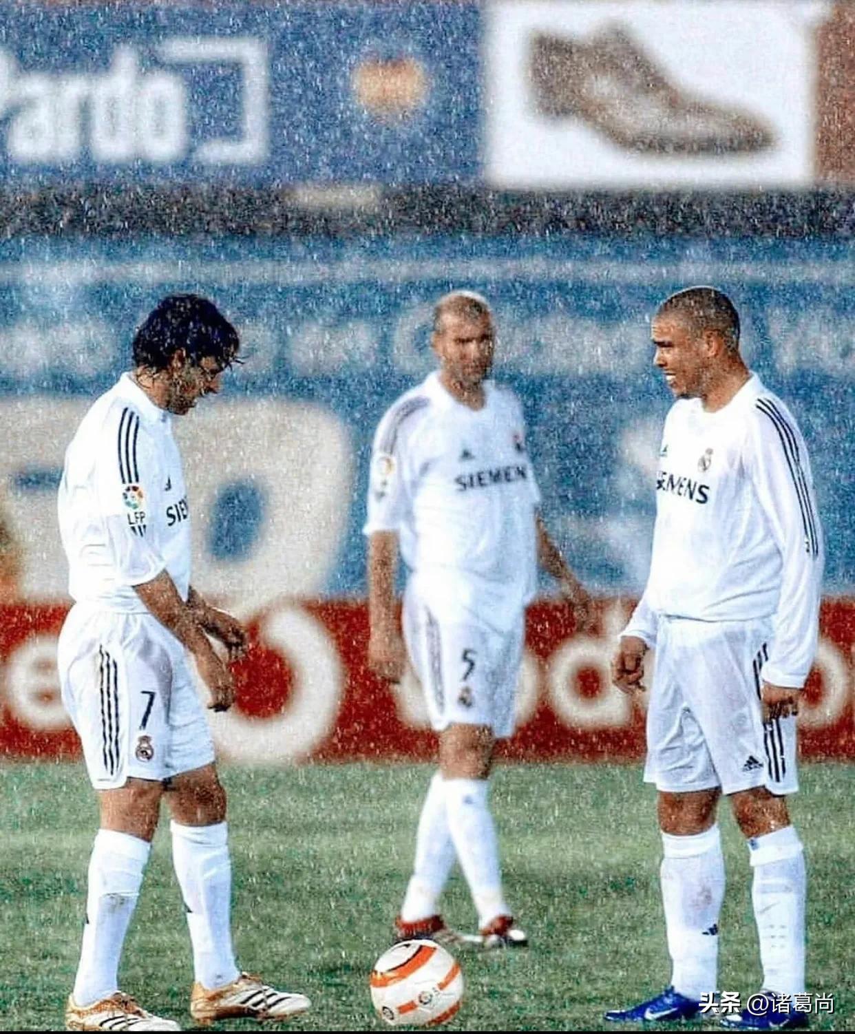 劳尔时期的皇家马德里阵容,翩翩少年衣服